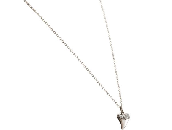 GEMSHINE Maritim Nautics Halskette mit Haifisch Zahn aus 925 Silber, hochwertig vergoldet oder rose im Navy Stil - Made in Madrid, Spanien, Metall Farbe:Silber - Image 3