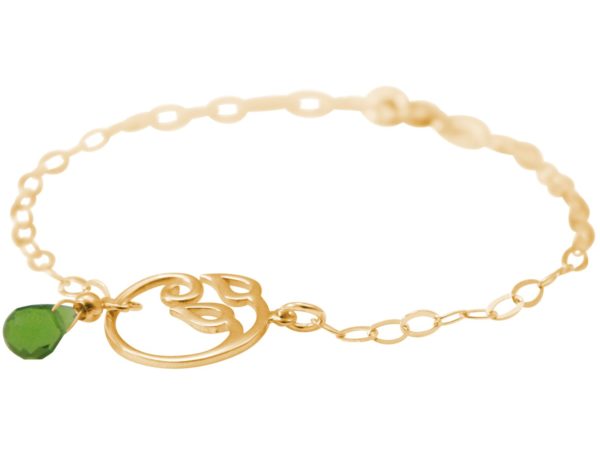 GEMSHINE Damenarmband aus hochwertig vergoldetem 925 Silber mit YOGA Lotusblume und Peridot Tropfen hervorragender Qualität. Made in Madrid / Spanien. Im eleganten Schmucketui mit Geschenkverpackung - Image 3